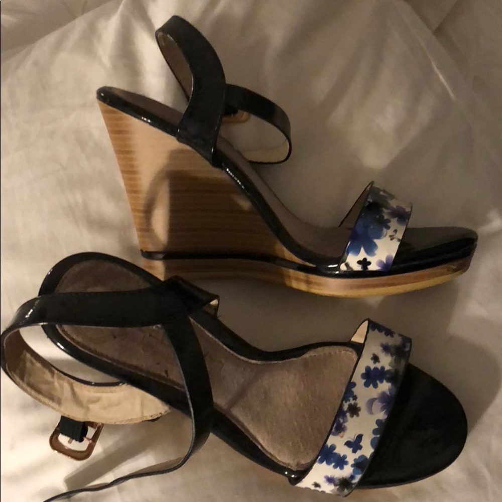 Wedge shoes
